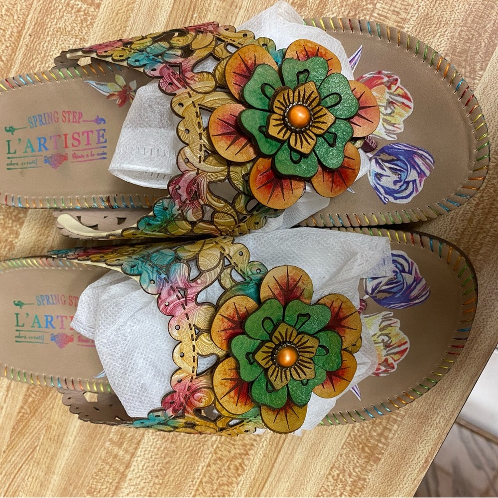 L'ATISTE Women's Spring Step Solange Handpainted Leather Sandala Sandles - Picture 2 of 6
